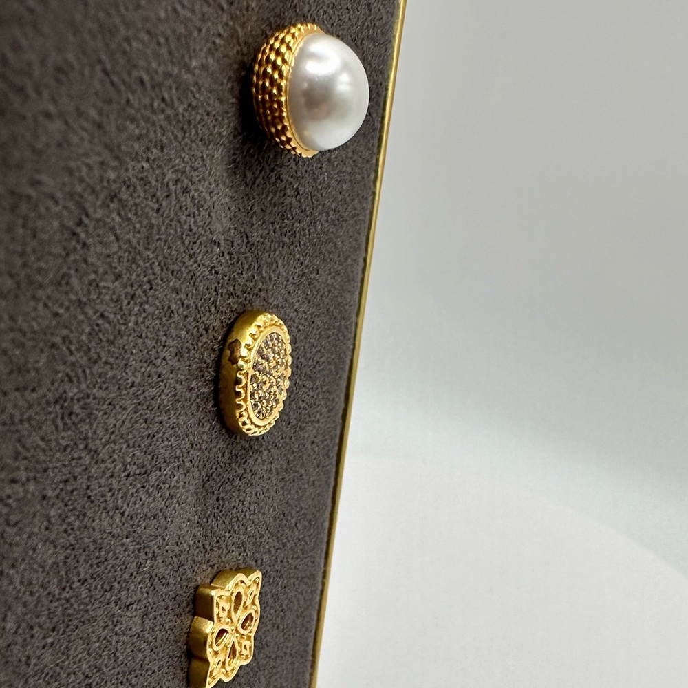 Authentic Luxury Minimalist Elegant Classic Julie Vos Three Stud Earrings Set - Picture 17 of 17